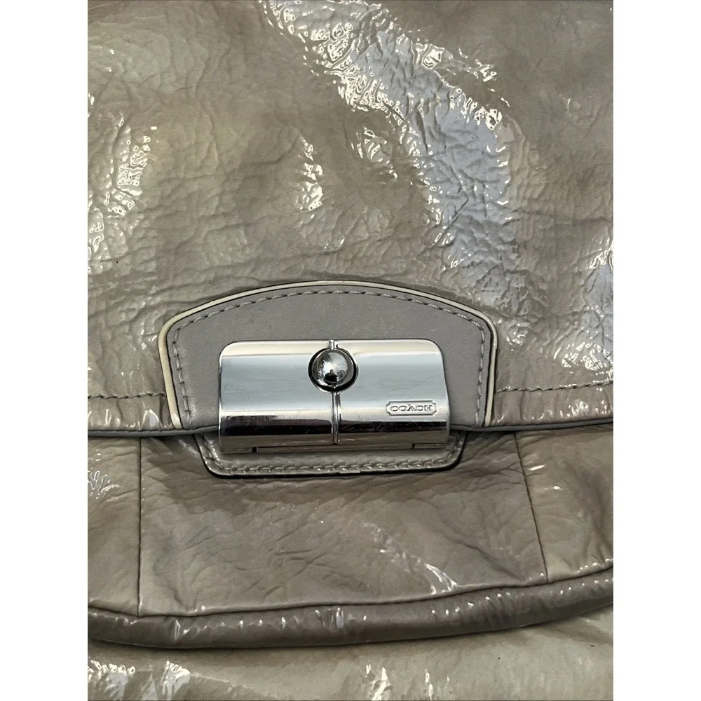 Coach Kristin Patent‎ Leather Hobo 19299 Shoulder Bag Purse Tan Taupe 13 X 10
